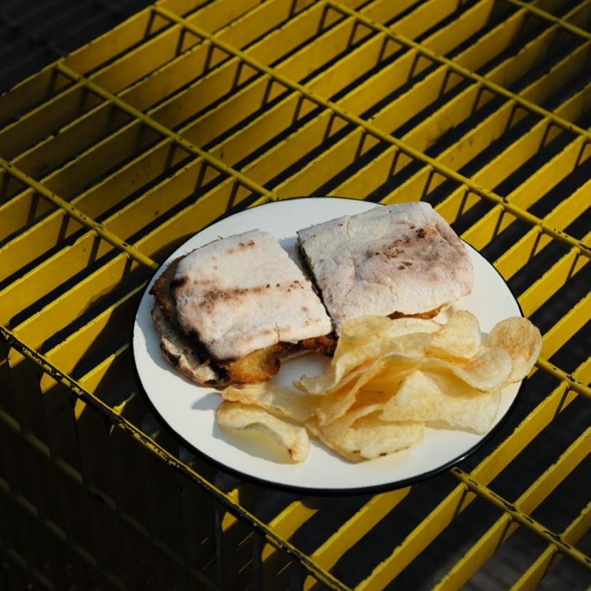 Breaded chicken lonche